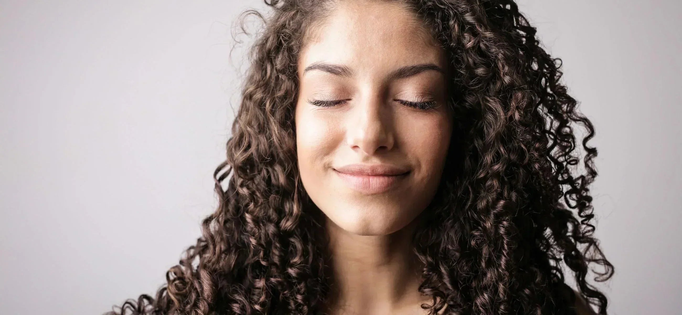 Wie föhnt man Locken? Locken mit dem Föhn stylen