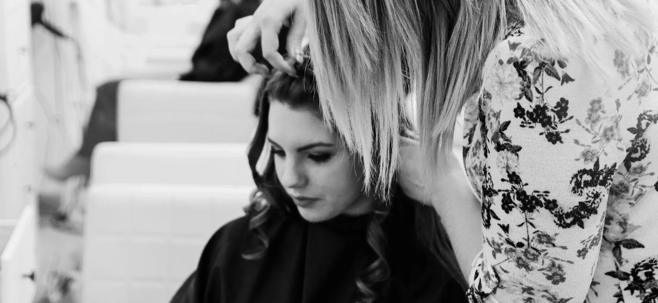 Der ultimative Guide zu ikonischen Frisuren der 80er: Ein nostalgischer Blick