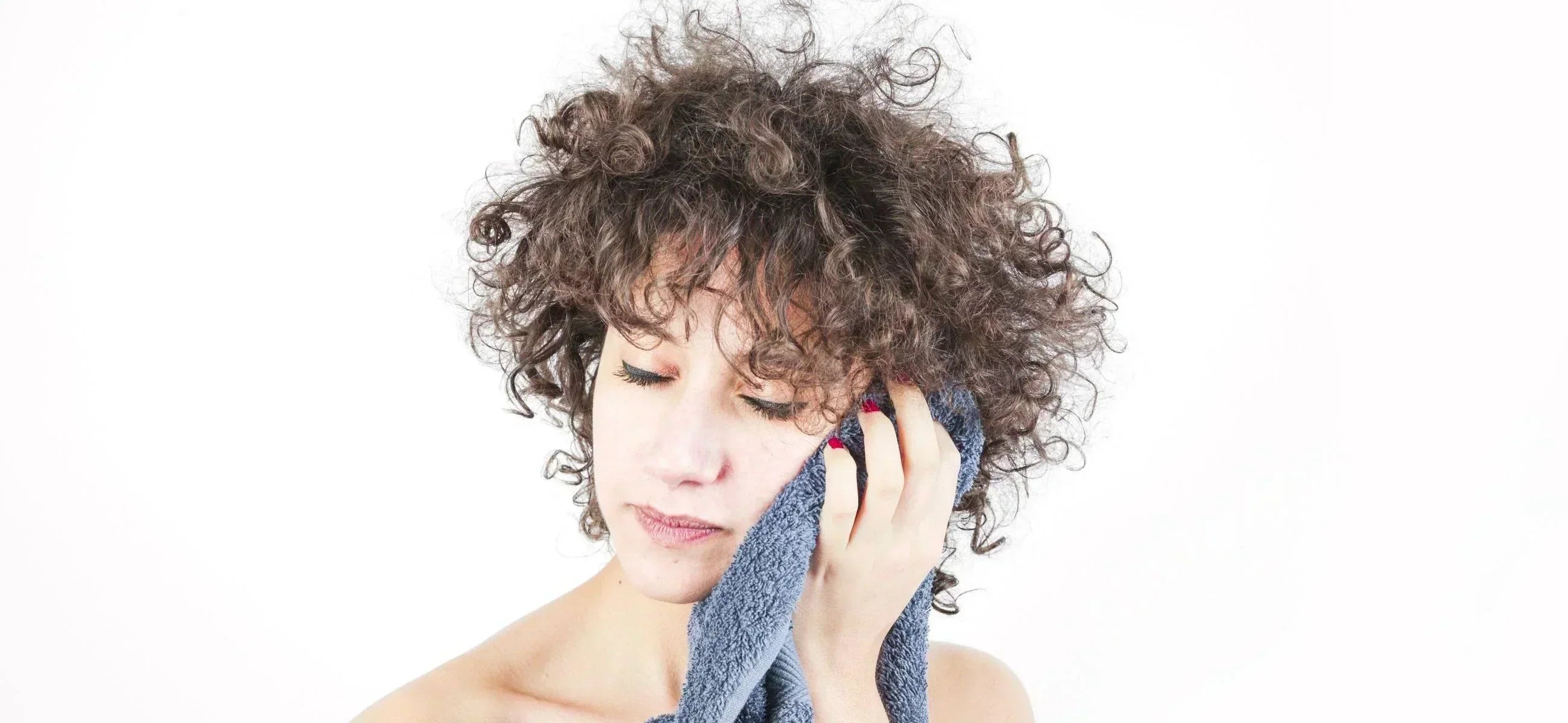 Wie man Haare an der Luft trocknet, egal welche Textur