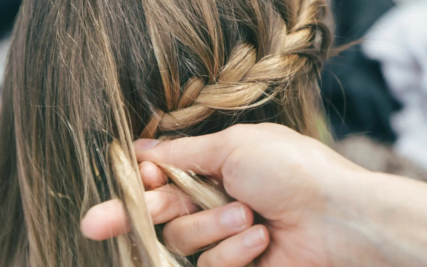 einfach-halboffenes-haarstyling